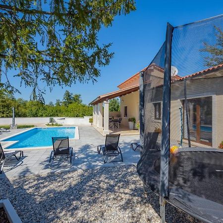 Villa Desapemani Žminj المظهر الخارجي الصورة