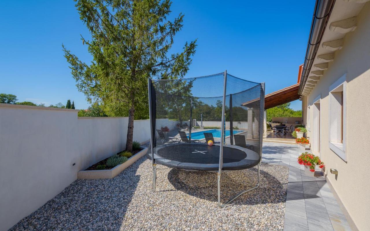Villa Desapemani Žminj المظهر الخارجي الصورة