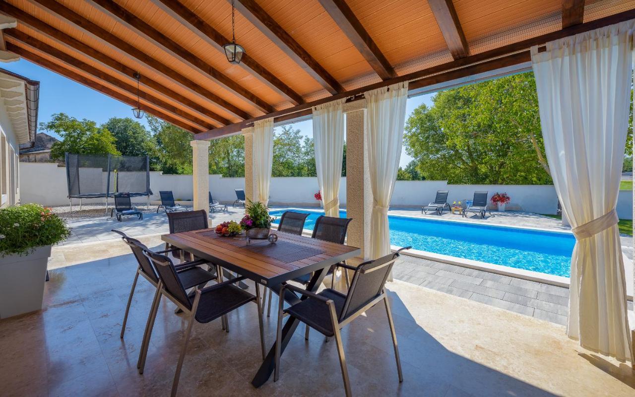 Villa Desapemani Žminj المظهر الخارجي الصورة