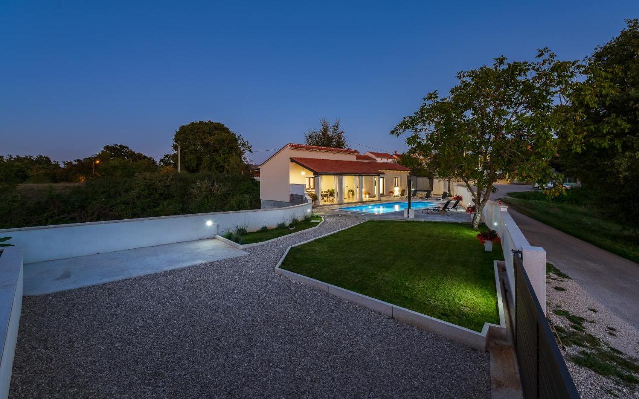 Villa Desapemani Žminj المظهر الخارجي الصورة