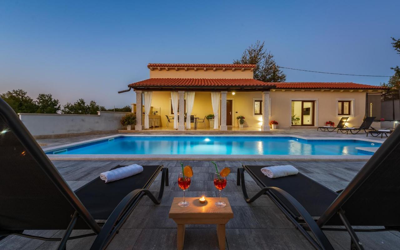 Villa Desapemani Žminj المظهر الخارجي الصورة