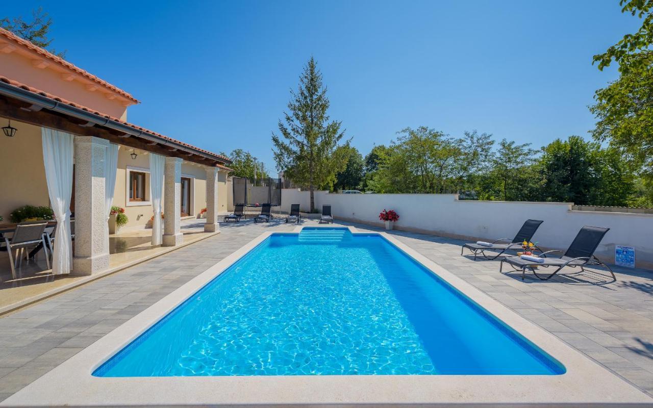 Villa Desapemani Žminj المظهر الخارجي الصورة